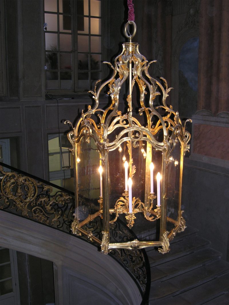 Agence Caillault ACMH – Hôtel de Ville – Nancy –  Lustre installé dans l’escalier d’Honneur