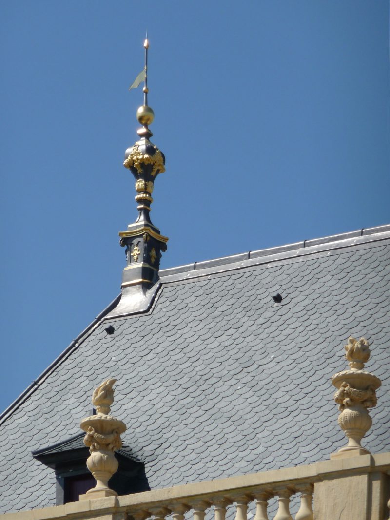 Agence Caillault ACMH – Palais ducal – Luneville – Balustrade et épi de faitage restaurés