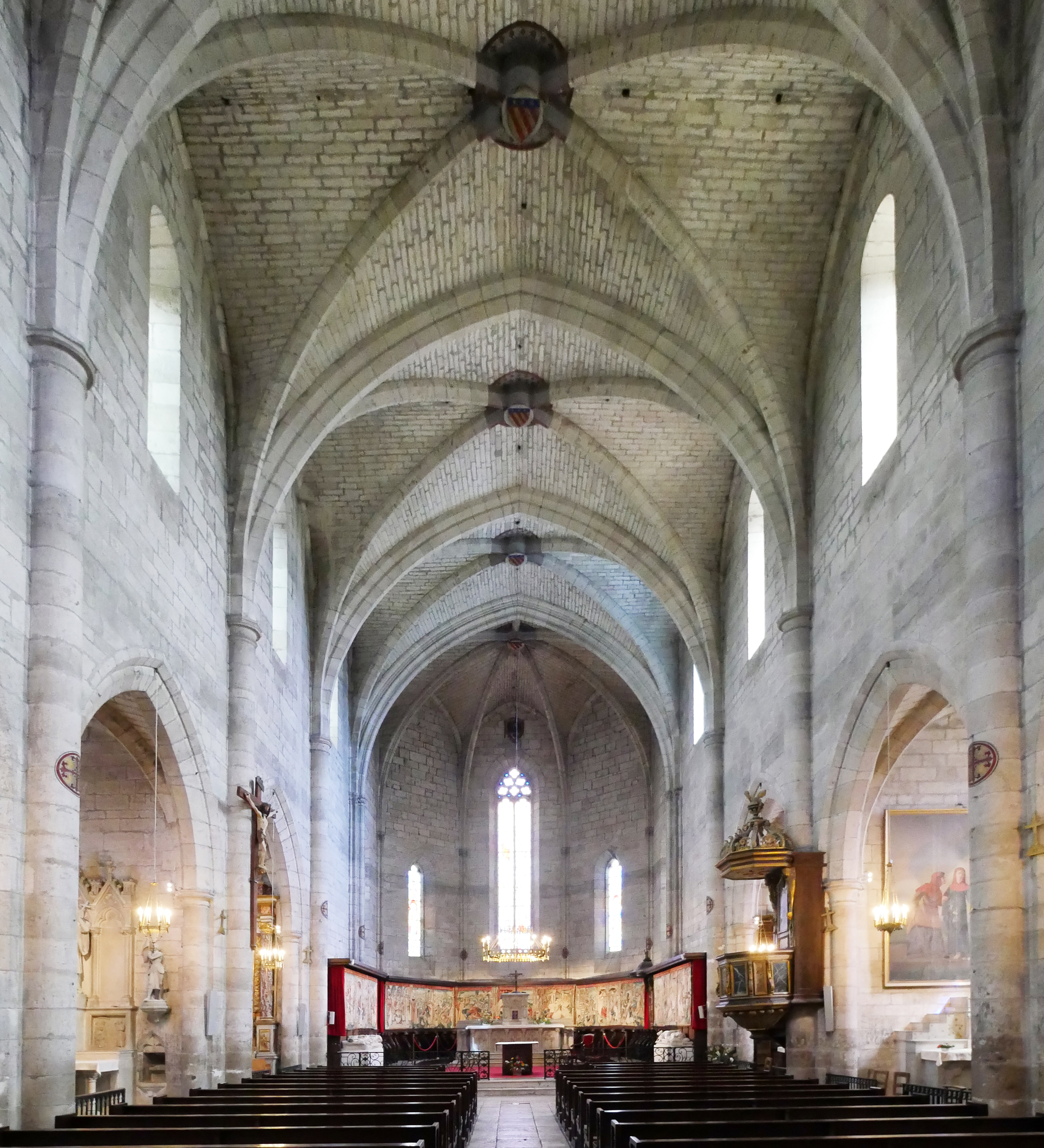Agence Caillault ACMH – Collégiale Saint-Martin – Montpezat-de-Quercy – Vue du choeur depuis la nef2