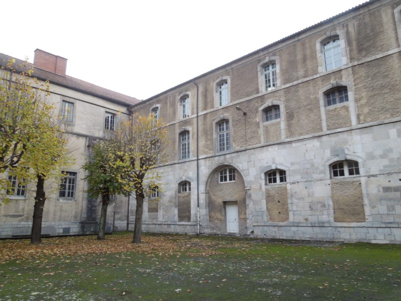 Agence Caillault ACMH – Abbaye de Saint-Mihiel – Façades du cloître avant restauration